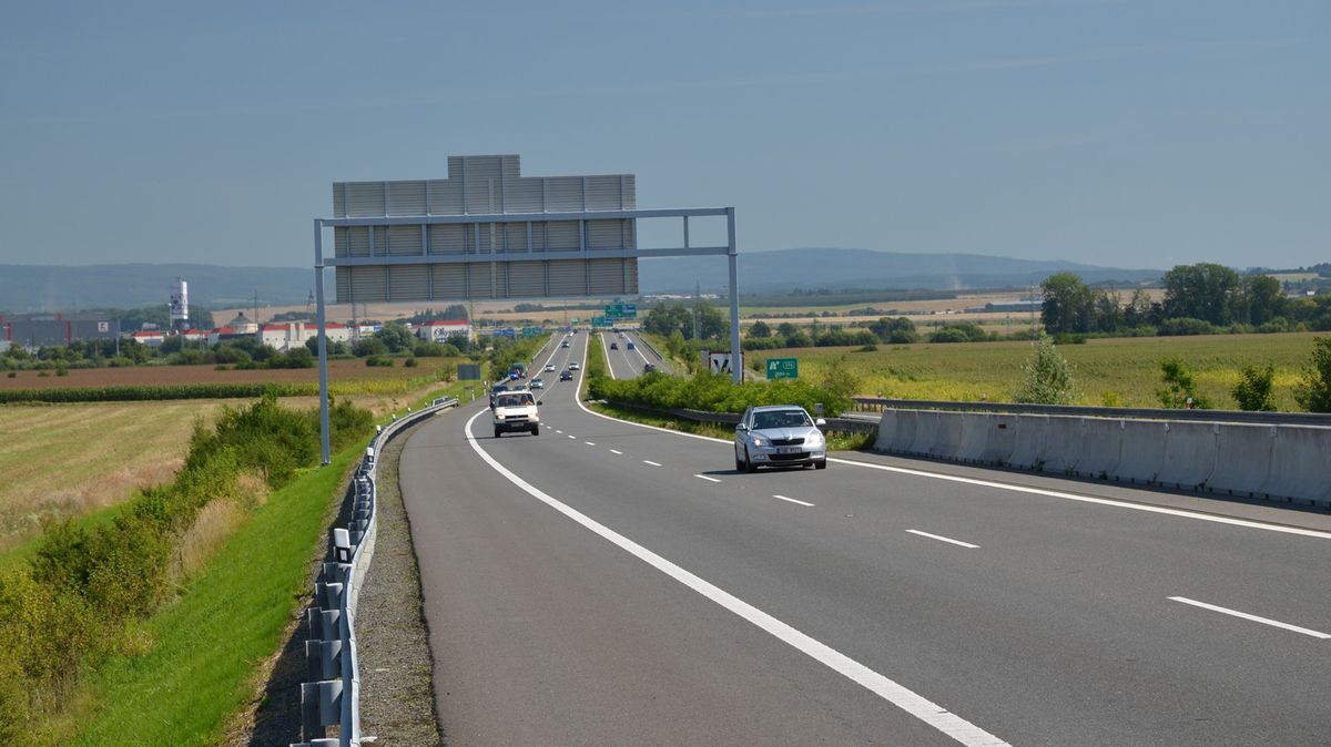Ještě letos se otevře skoro 70 kilometrů nových dálnic, hlavně v jedné části republiky budou šťastní. A žně budou pokračovat!
